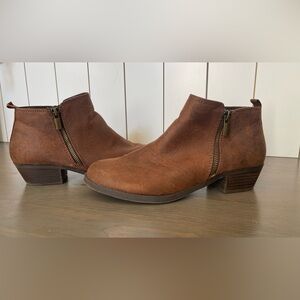 Carlos Santana size 8.5 - 1” heel brown boot